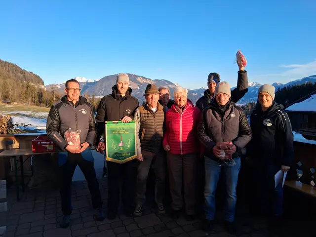 Rang 3 EC Rummlerhof 4; Markus Kogler, Martin Zöggeler, Michael Lackner und Michael Aberger, mit den Gratulanten vl Andi Aberger, Robert Steger, Elisabeth Nessler und Josef Lackner.