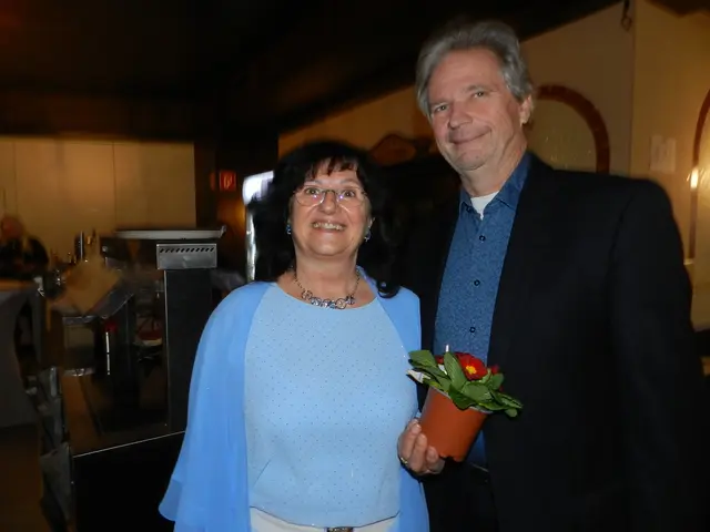 Irene Sztein, Rony Repa haben sich über Frühlingsblumen gefreut | Foto: Heribert Punz