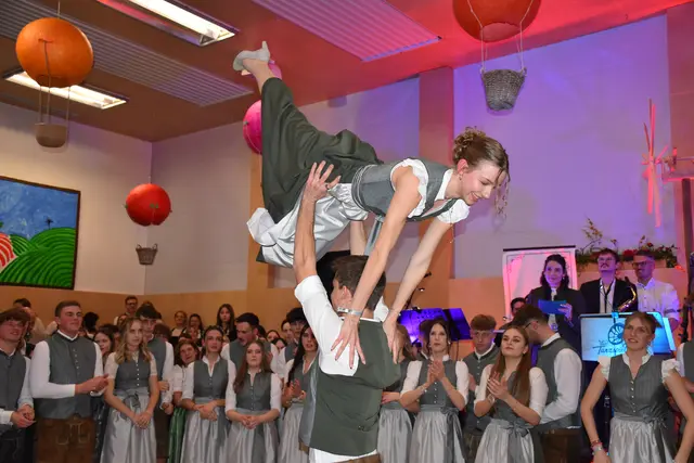 Unter dem Motto "Silber-Berg ruft" wurde am Samstag im Bildungszentrum eine rauschende Ballnacht gefeiert. | Foto: MeinBezirk/Waltraud Fischer