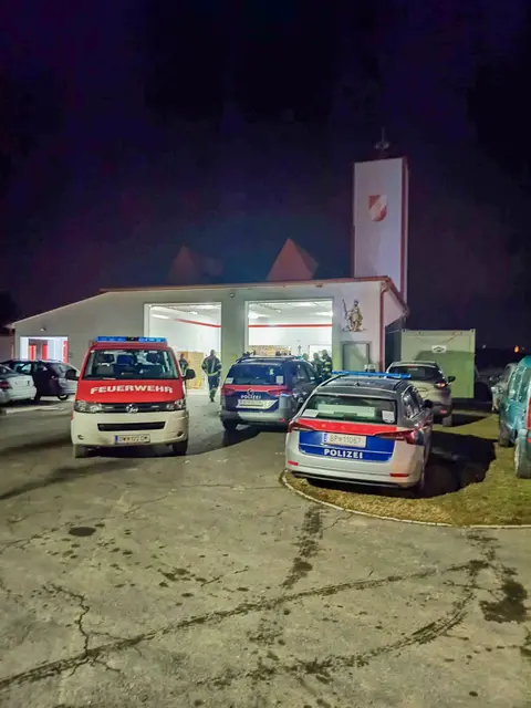 Rund 60 Einsatzkräfte von Feuerwehr, Polizei und Rotes Kreuz waren an der Suchaktion des Vermissten beteiligt.  | Foto: FF Goberling