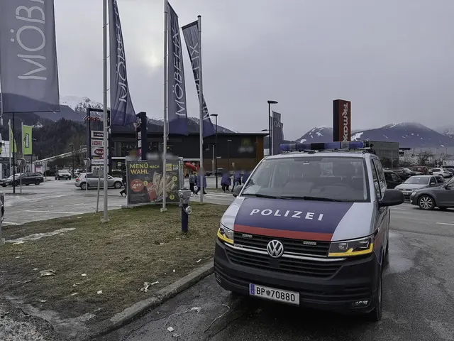 Großeinsatz in Völs: Fastfoodlokal wurde evakuiert. | Foto: zeitungsfoto.at