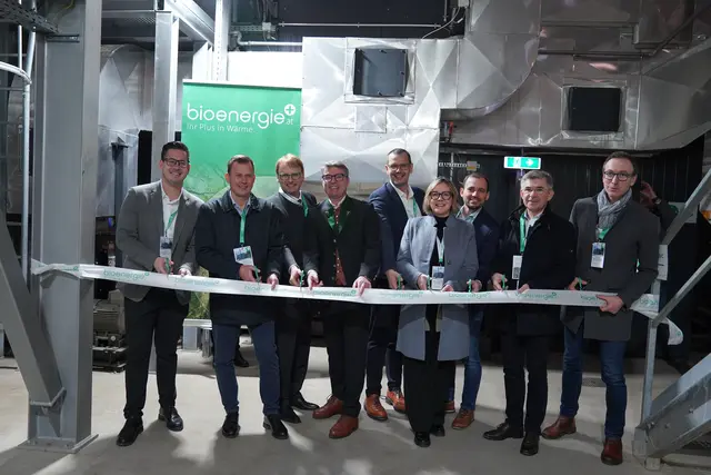 LAbg. Gerhard Hirschmann, Bgm Daniel Kos, Jakob Edler &amp; Bernhard Karrer, CEO Bioenergie Gruppe, Christian Weinberger, COO PUREA Austria GmbH, Bgmin Karin Stromberger, Stephan Aigner, CFO PUREA Austria GmbH, LAbg. Franz Fartek, Christian Metschina, LK Steiermark Referatsleiter Energie, Klima und Bioressourcen (v.l.) | Foto: Bioenergie Gruppe