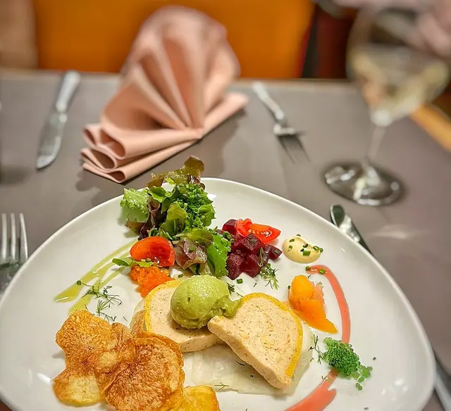 Im Restaurant „Zu ebener Erde und erster Stock" werden klassische Wiener Rezepte mit zeitgemäßer Küche kombiniert. | Foto: Zu ebener Erde und erster Stock