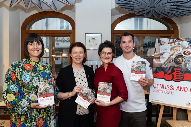 Genussland Stabstellenleiterin Birgit Stockinger, Agrar- und Genuss-Landesrätin Michaela Langer-Weninger, Genussland Marketing Gastro &amp; Kulinarik GF Margit Steinmetz-Tomala und Inhaber der Huberei Thomas Huber.  | Foto: CityFoto/Roberta Pelzl-Mairwöger