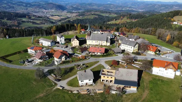 Das Ortsbild von St. Martin am Wöllmißberg wird sich dank der Umbau der alten Schule etwas verändern. | Foto: Gemeinde St. Martin/W.