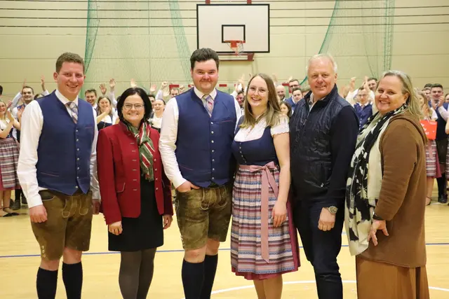 Klemens Lienhart, Anita Suppanschitz, Gregor Reitzer, Maria Prietl, Manfred Hiebaum/Obmann Jugendkapelle Fernitz und Claudia Eichler.  | Foto: Edith Ertl