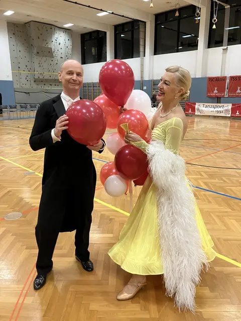 Harald Ebner und Martina Gansterer freuen sich über ihren Sieg bei der Wiener Landesmeisterschaft.  | Foto: Catharina Malek