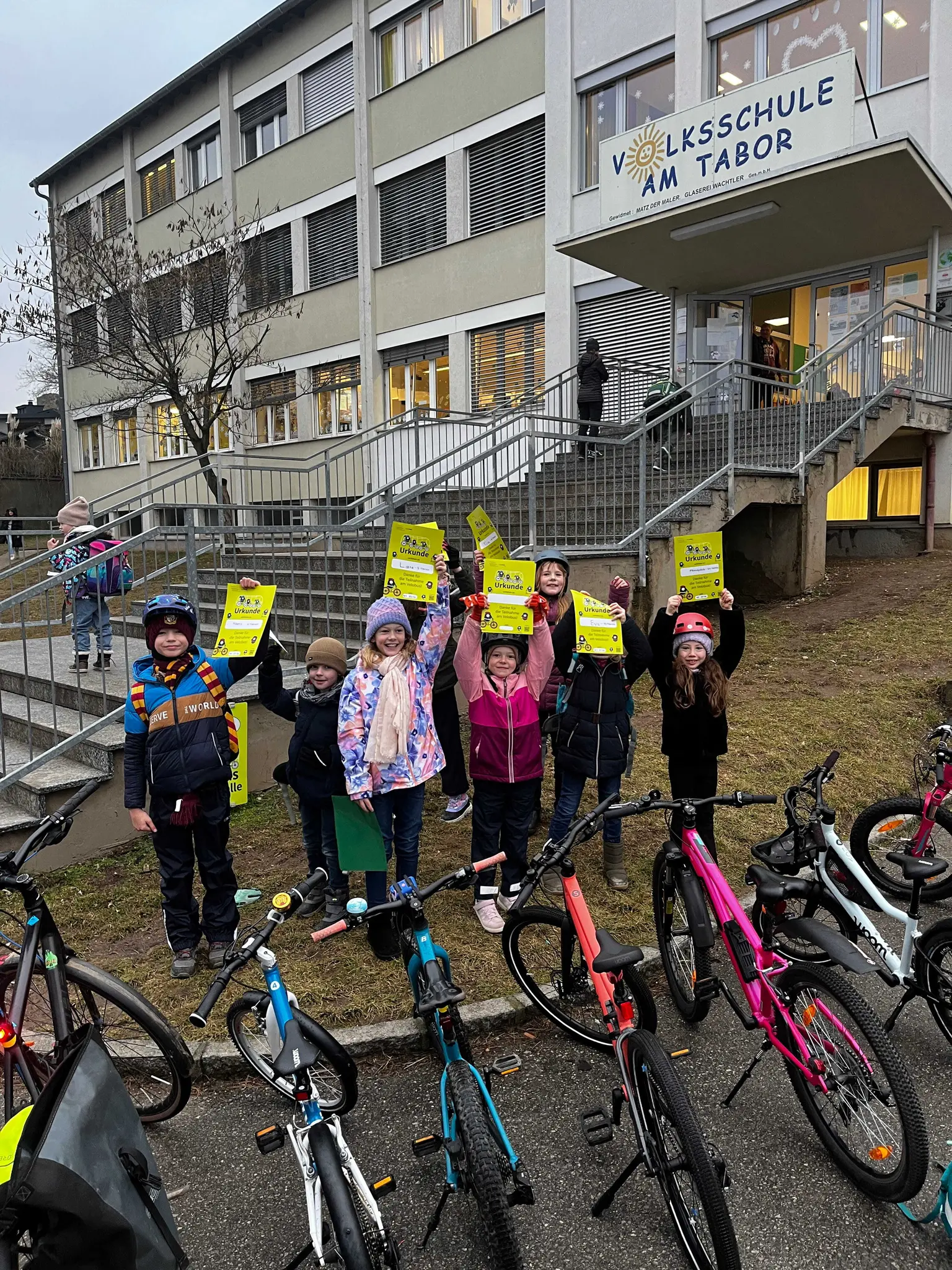 Velobus Neusiedl: Trotz Kälte und Regen – Kinder radelten tausende Kilometer