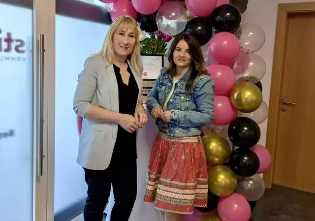 Daniela Fürstauer-Schmölzer und Sabrina Staudacher gründeten in Spittal "Stilmittel", eine Anlaufstelle für modernes Online-Marketing. | Foto: Privat