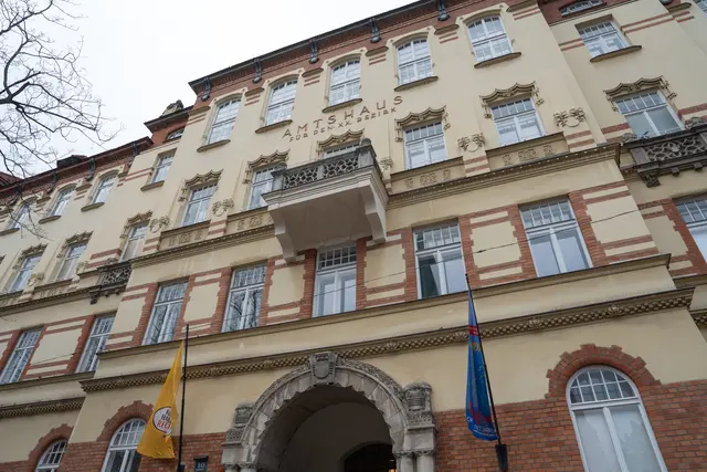 Das Amtshaus hat nach zwei Anträgen der Bezirksparteien mehr Platz zu bieten, als derzeit genutzt. | Foto: Valentina Marinelic/MeinBezirk