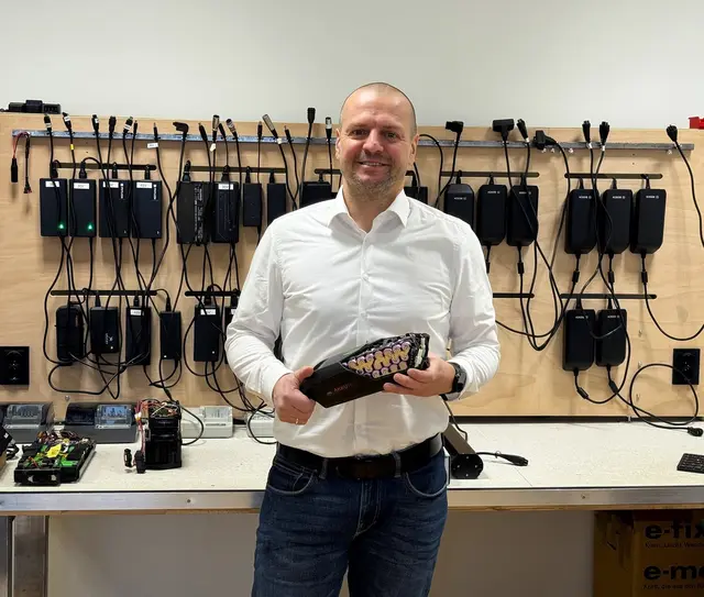 Der Welser Umweltstadtrat Thomas Rammerstorfer will einen Anreiz für die Reparatur von kaputten Fahrrad-Akkus setzen. | Foto: Stadt Wels