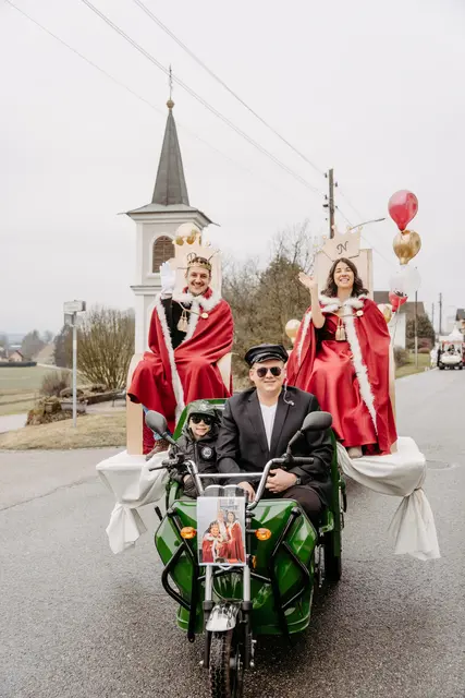 Natürlich kam auch das Prinzenpaar zum Faschingsumzug nach St. Veit in der Südsteiermark. | Foto: Michaela Lorber