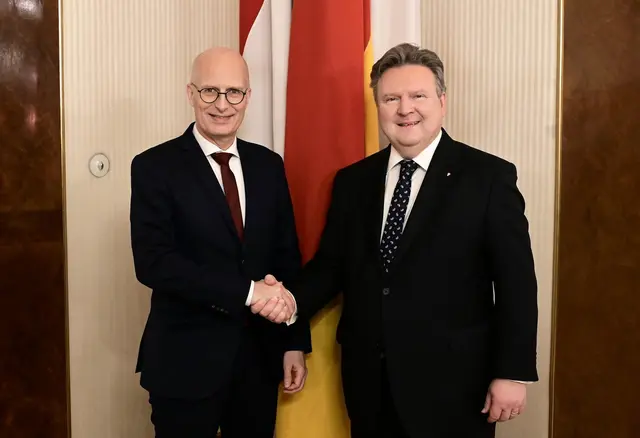 Der SPD-Bürgermeister von Hamburg, Peter Tschentscher (l.), ist heuer der Opernballgast von Wiens Bürgermeister Michael Ludwig (SPÖ). | Foto: Stadt Wien