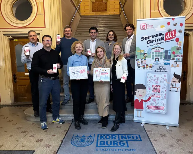 Stadtpolitik(er) und gemdat-Vertreter haben den digitalen Deal "ausgehackt".  | Foto: Stadtgemeinde Korneuburg