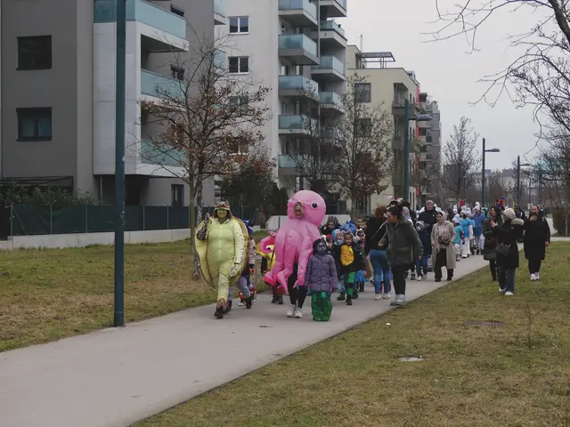 Meerestiere, Schlümpfe und Co. zogen durch den Favoritner Helmut-Zilk-Park. Der Faschingsumzug der Kinderfreunde war ein voller Erfolg. | Foto: Nathanael Peterlini/MeinBezirk