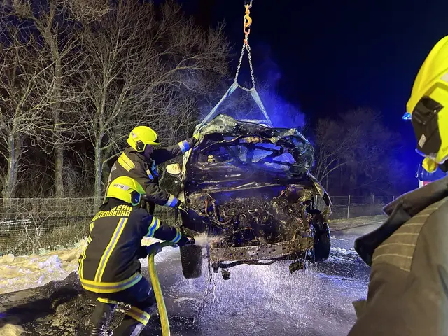 Der Pkw-Brand konnte rasch gelöscht werden, verletzt wurde niemand. | Foto: Feuerwehr Mattersburg