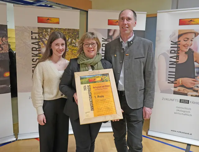 Die Gewinner des Innovationspreises Lebenskraft Renate und Johannes Christandl mit Tochter Magdalena. | Foto: Roman Schmidt