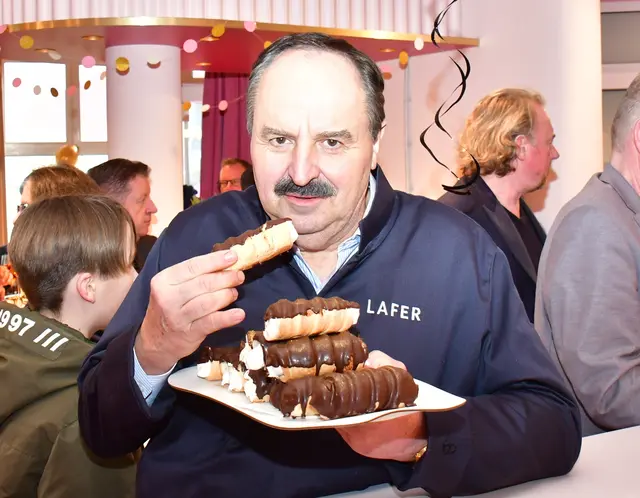 Starkoch Johann Lafer mag auch gelegentlich was Süßes...