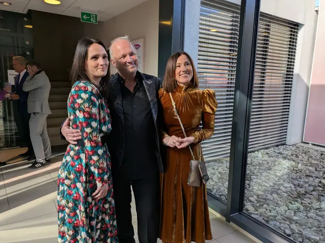 Familie Guschlbauer – Karl und Waltraud mit Tochter Daniela (l.) – freut sich über den hohen Besuch. | Foto: Kathrin Schwendinger/MeinBezirk