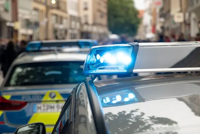 Der Unfall wurde laut Polizei durch einen Pkw-Lenker, der alkoholisiert unterwegs war, ausgelöst. | Foto: pixabay