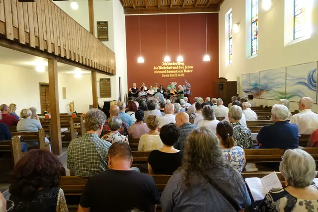 Die Zwinglikirche, Schweglerstraße 39, lädt zu verschiedenen Veranstaltungen ein. | Foto: Zwinglikirche