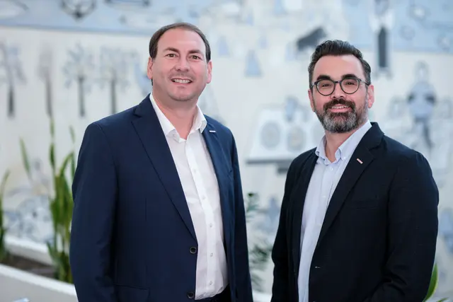 Florian Grünberger (l.), Obmann der WKO-Schärding mit Gabriel Gruber, Leiter der WKO-Schärding. | Foto:  Loher/netpixel.at