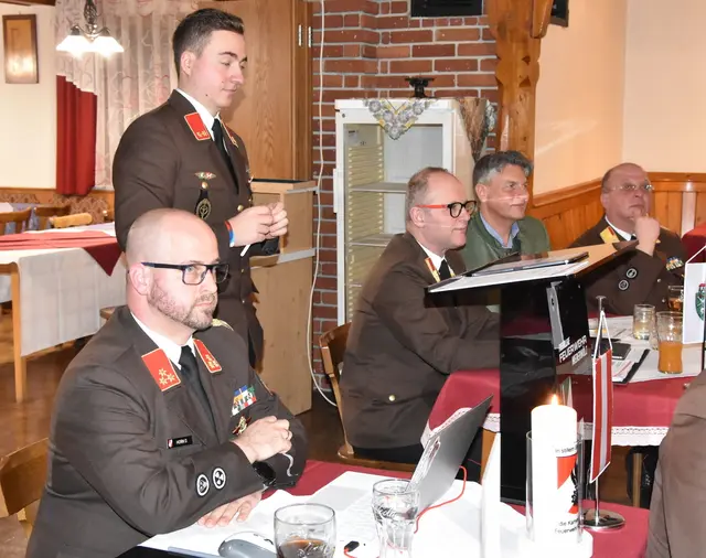 HBI Dieter Horn, OBI Manuel Esterl, OBR Hannes Ritzinger, Bgm. Albert Brunner und BR Walter Stöckl (v. l.) | Foto: Horn