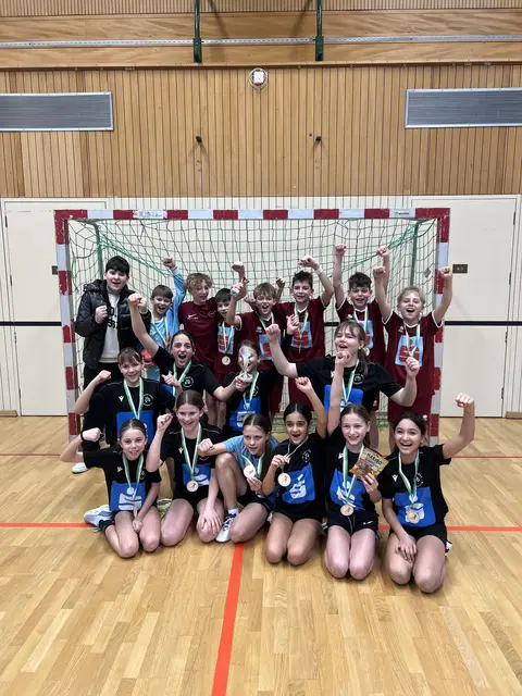 Stark im Handball: die Mädels und Burschen der MS Deutschlandsberg beim Handball-Bezirksfinale in der Koralmhalle | Foto: MS Deutschlandsberg