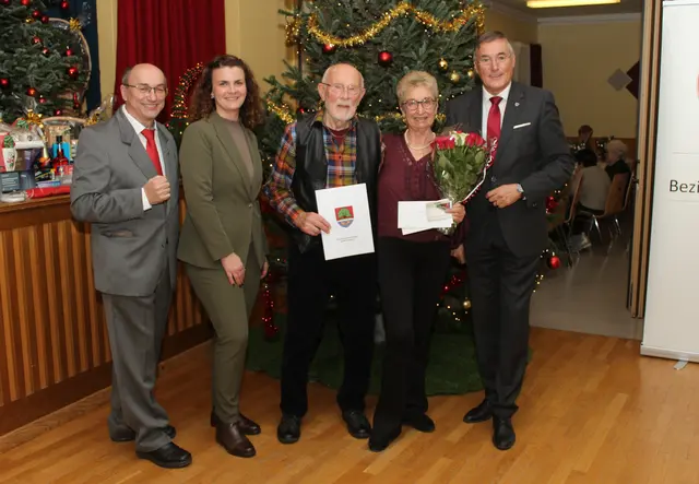 Rudolf und Eveline Zischka aus Strasshof sind 60 Jahre verheiratet.  | Foto: Stadtgemeinde Strasshof an der Nordbahn