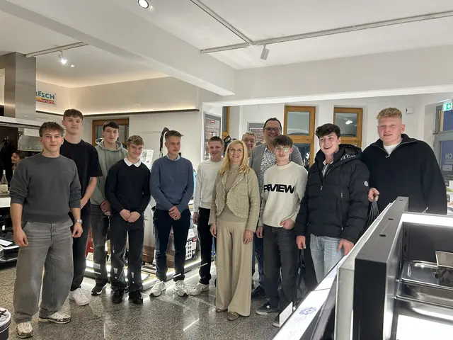 Die Firma ehrte die erfolgreichen Lehrlinge | Foto: Resch Elektrotechnik GmbH