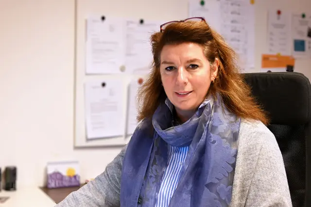 Mit Beginn des Sommersemesters übernimmt Elisabeth Richter die Leitung der Handelsakademie und Handelsschule Sacré Coeur Wien. Vor ihrem Studium absolvierte sie selbst die Handelsakademie am Standort. | Foto: Schulstiftung der EDW/Sabine Aßmann