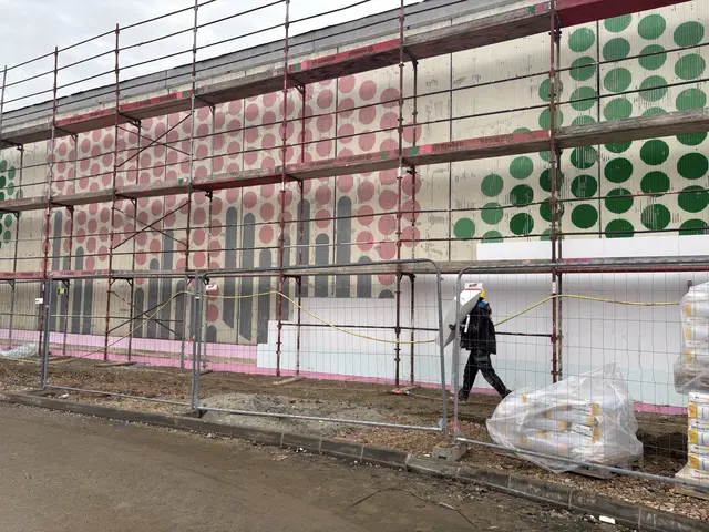 Die prägnante Fassade wird mit einer neuen Dämmung ausgestattet. | Foto: MeinBezirk/Gschwandtner