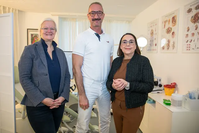 Lessacher (r.) statte der Praxis einen Besuch ab. | Foto: BV6