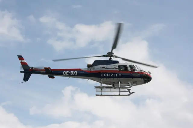 Der Polizeihubschrauber "Libelle FLIR" wurde für die Suche auf dem Feuerkogel herangezogen. | Foto: BMI (Symbolfoto)