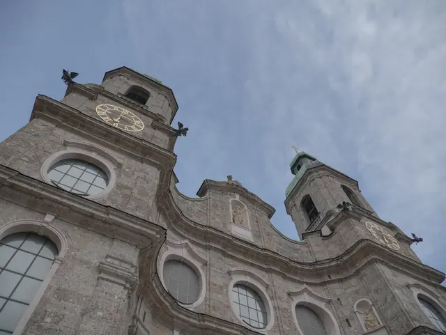Dom zu St. Jakob in Innsbruck: Hier finden in der Fastenzeit besondere Gottesdienste, Kunstimpulse und Begegnungen zwischen Glaube und Kultur statt. | Foto: Cincelli/dibk