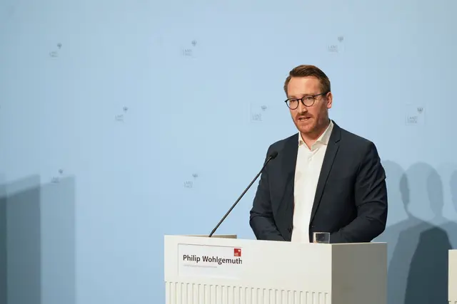 LHStv. Philip Wohlgemuth: „Gerade dort, wo persönliche Begegnung er- und gelebt wird, wird das Miteinander mit Zugewanderten deutlich positiver bewertet."
 | Foto: Land Tirol/Pölzl