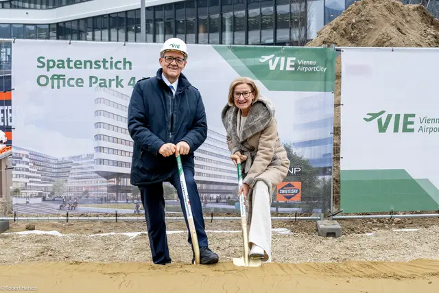 Günther Ofner, Vorstand der Flughafen Wien AG und NÖ Landeshauptfrau Johanna Mikl-Leitner | Foto: Flughafen Wien AG