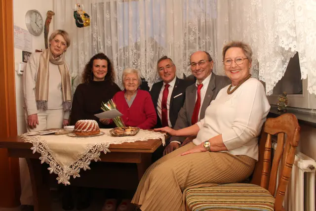 Ingeborg Müller aus Strasshof feierte ihren 90. Geburtstag.  | Foto: Stadtgemeinde Strasshof an der Nordbahn