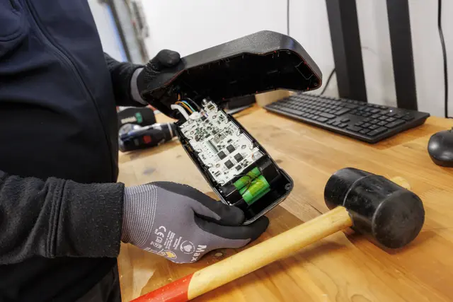 Nach der Analyse durch das Software-Tool von Liofit können bei Saubermacher die dementsprechenden Schritte für Reuse oder Recycling gesetzt werden. | Foto: Saubermacher/Scheriau
