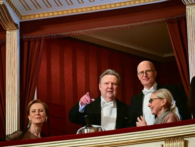 Wiens Bürgermeister Michael Ludwig mit Ehefrau Irmtraud Rossgatterer (beide links) und dem Hamburger Bürgermeister Peter Tschentscher und dessen Ehefrau.
 | Foto: APA-Images / APA / ROLAND SCHLAGER