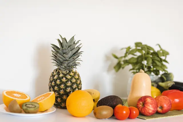 Nach den Feiertagen greifen viele zu Fastenkuren – Expertinnen raten jedoch eher zu einer schrittweisen Ernährungsumstellung statt radikalem Verzicht. | Foto: Pfeiffer