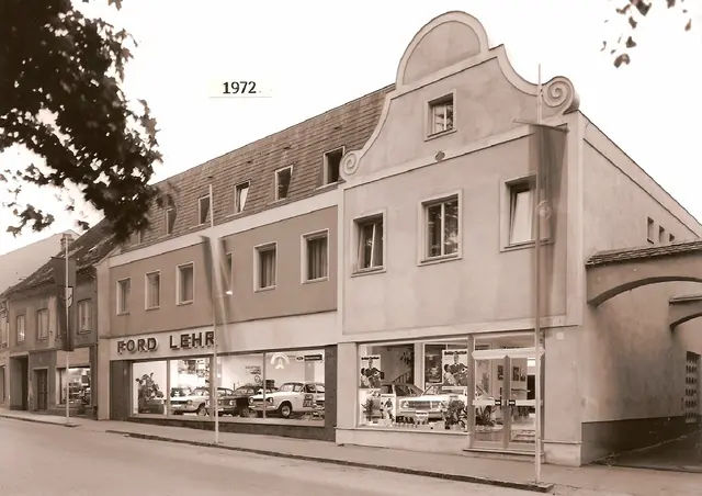 Von 1967 bis 2002 wurde der Betrieb von Josef Lehr II gemeinsam mit den Söhnen Josef und Manfred geführt und kontinuierlich ausgebaut.