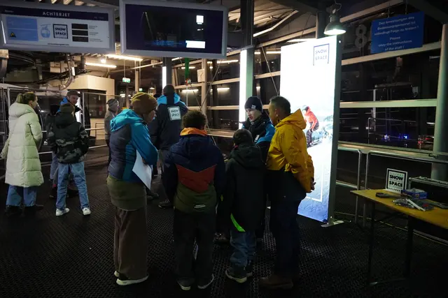Besucherinnen und Besucher zeigten großes Interesse. | Foto: Emanuel Hasenauer
