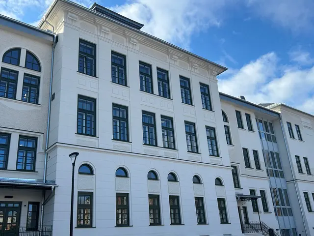 In der ehemaligen Richard-Wagner-Schule ist jetzt Villachs Bildungscampus zu Hause. | Foto: Stadt Villach/Klose