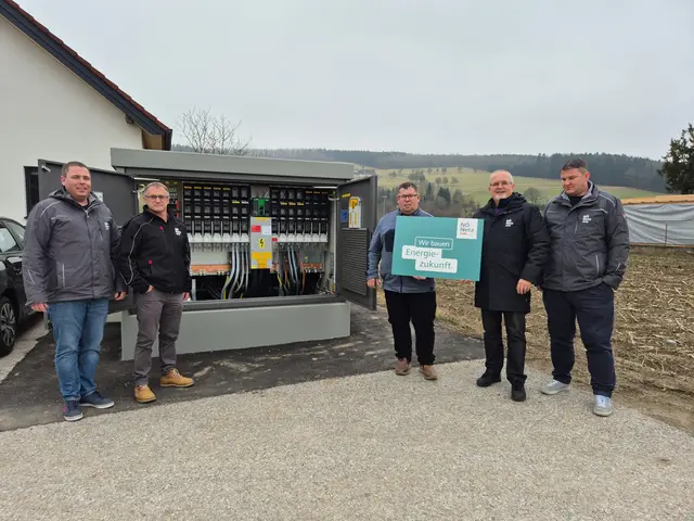 Roman Purer, Jürgen Sickinger, Konstantin deMartin, Michael Bracher gemeinsam mit dem Bürgermeister der Marktgemeinde Hofstetten-Grünau Arthur Rasch (mitte) | Foto: Netz NÖ