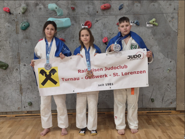 Die drei Nachwuchsjudoka aus St. Lorenzen durften sich über einen Podestplatz freuen. | Foto: Raika Judoclub
