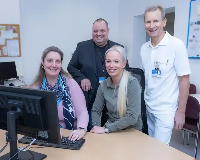 IT-Leiter Michael Koch bei der Einschulung in der Radiologie mit Gunter Trommer, Berta Sieberer und Nadine Kunkel. | Foto: BKH St. Johann