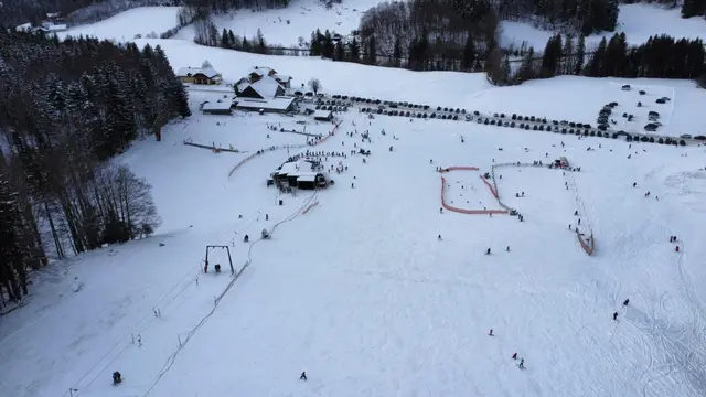 Der Skilift Kesselmann in Faistenau eröffnet im Dezember 2025 mit einer neuen Liftanlage.  | Foto: Familie Strübler