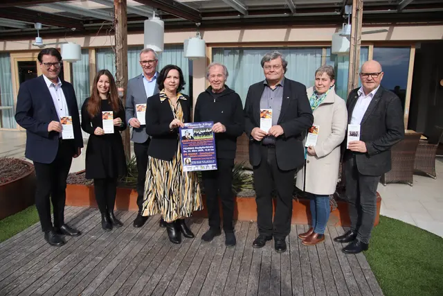 Anton Edler, Lisa Riedl, Karl Nestelberger, Ute Schmied, Günter Seifert, Harald Haslmayr, Christa Schillinger, Ferdinand Gross (v.l.). | Foto: MeinBezirk/Herwig Brucker