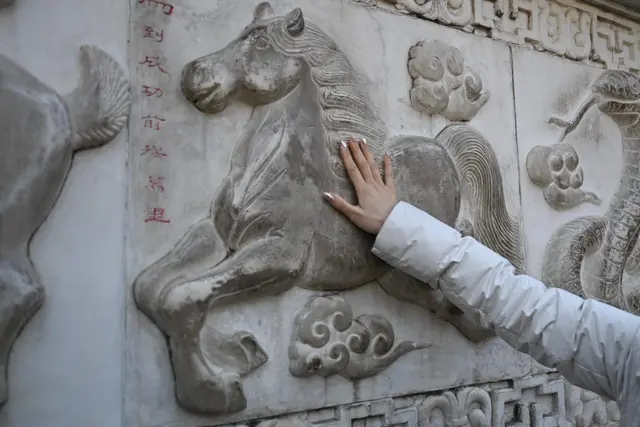 Laut chinesischer Astrologie steht 2026 im Tierkreiszeichen des Feuerpferdes. | Foto: APA-Images / AFP / PEDRO PARDO